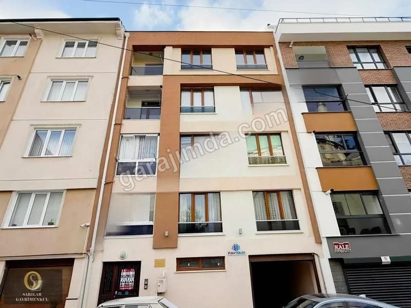 GÖKMEYDAN MAHALLESİNDE ARKAT ASANSÖRLÜ KOMBİLİ 2+1 KİRALIK
